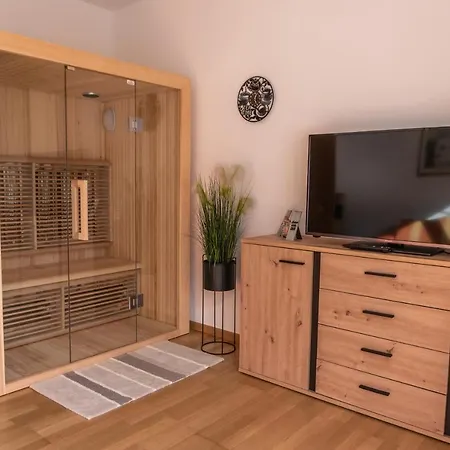 Luxus Penthouse Mit Terrasse, Garage, Fahrradraum Und Infrarotsauna * Meran