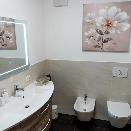 Apartamento Luxus Penthouse Mit Terrasse, Garage, Fahrradraum Und Infrarotsauna *