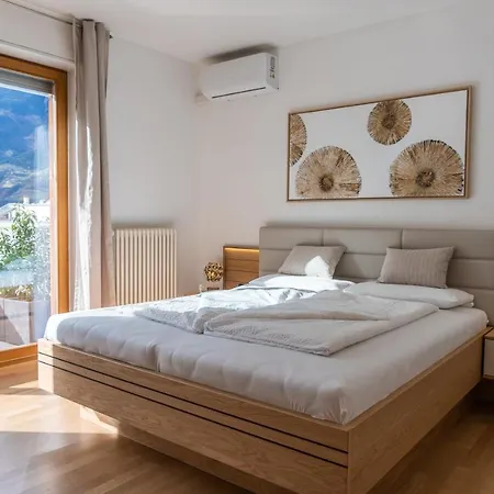 Appartement Luxus Penthouse Mit Terrasse, Garage, Fahrradraum Und Infrarotsauna Meran