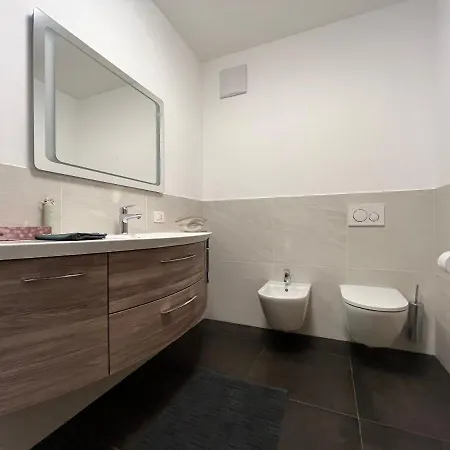 Luxus Penthouse Mit Terrasse, Garage, Fahrradraum Und Infrarotsauna Merano