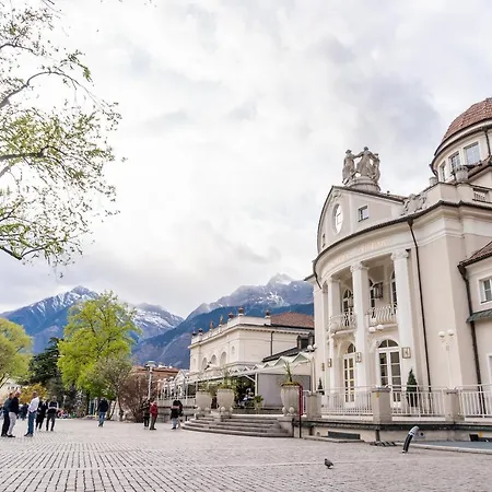 Apartamento Luxus Penthouse Mit Terrasse, Garage, Fahrradraum Und Infrarotsauna Merano