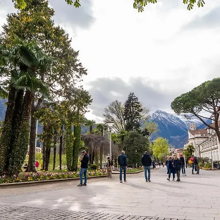 Luxus Penthouse Mit Terrasse, Garage, Fahrradraum Und Infrarotsauna