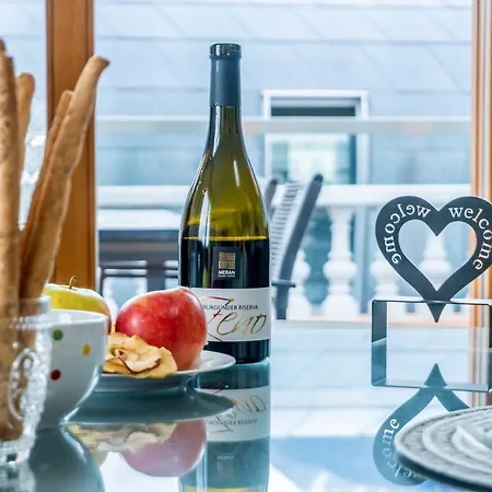 Apartamento Luxus Penthouse Mit Terrasse, Garage, Fahrradraum Und Infrarotsauna Merano