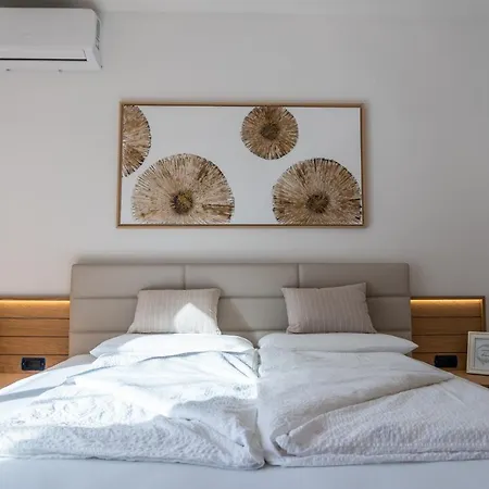 Luxus Penthouse Mit Terrasse, Garage, Fahrradraum Und Infrarotsauna *