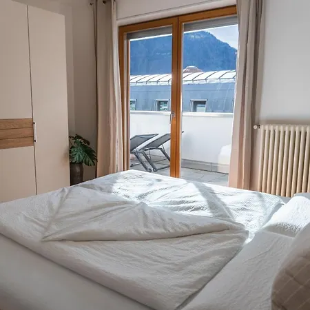 Luxus Penthouse Mit Terrasse, Garage, Fahrradraum Und Infrarotsauna Мерано