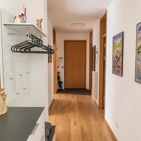 Luxus Penthouse Mit Terrasse, Garage, Fahrradraum Und Infrarotsauna * Meran