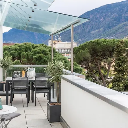 Luxus Penthouse Mit Terrasse, Garage, Fahrradraum Und Infrarotsauna