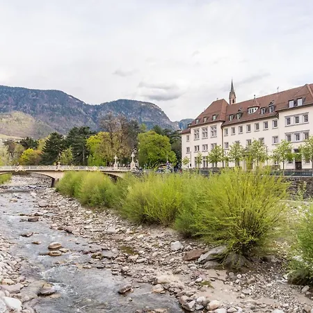 Апартаменты Luxus Penthouse Mit Terrasse, Garage, Fahrradraum Und Infrarotsauna Мерано