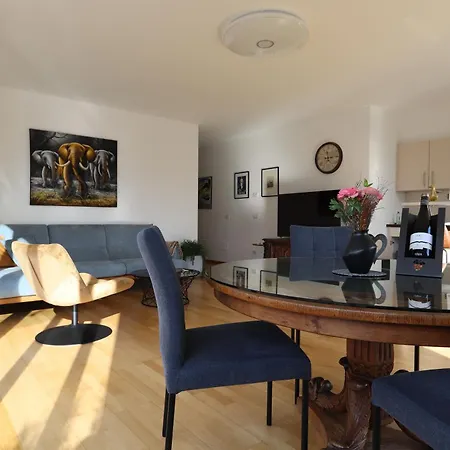 Luxus Penthouse Mit Terrasse, Garage, Fahrradraum Und Infrarotsauna * Meran