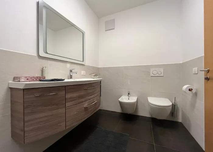 Luxus Penthouse Mit Terrasse, Garage, Fahrradraum Und Infrarotsauna Merano