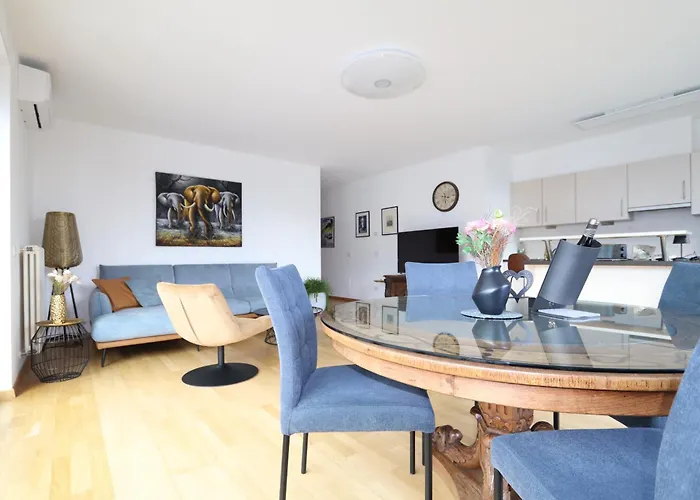 Luxus Penthouse Mit Terrasse, Garage, Fahrradraum Und Infrarotsauna * Merano